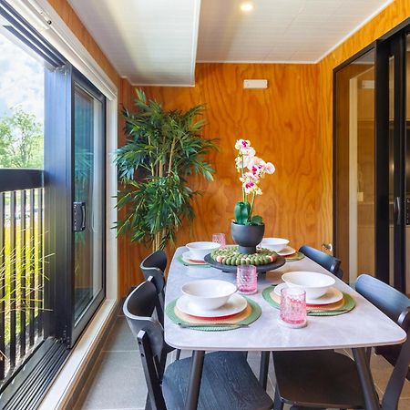 Cozy 1-Bed Apartment With Park Views, Sleeps 4 Christchurch Eksteriør bilde