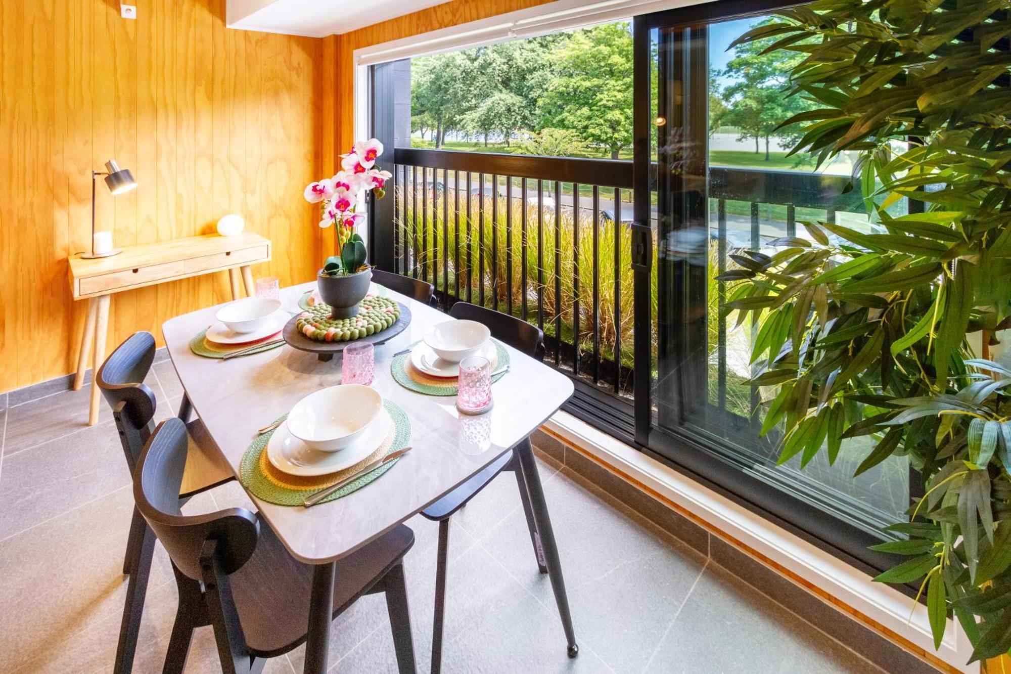 Cozy 1-Bed Apartment With Park Views, Sleeps 4 Christchurch Eksteriør bilde