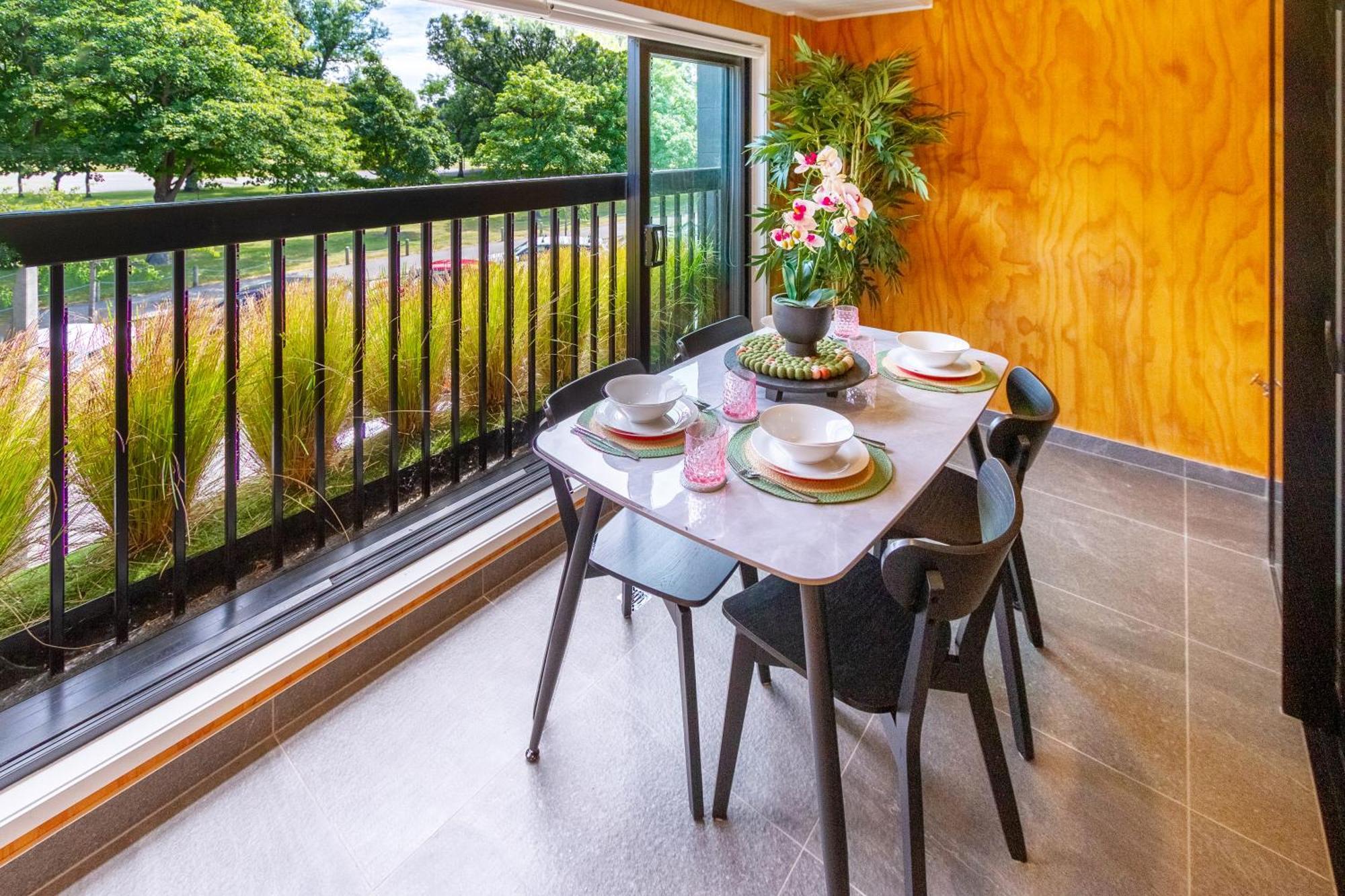 Cozy 1-Bed Apartment With Park Views, Sleeps 4 Christchurch Eksteriør bilde